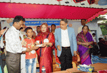 জাতীয় সংসদ সদস্য ও ন্যাশনাল ব্যাংকের এক্সিকিউটিভ কমিটির চেয়ারপারসন মিসেস পারভীন হক সিকদার শরিয়তপুরে বার্ষিক ক্রীড়া প্রতিযোগিতার পুরস্কার বিতরণ করেন
