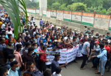 সৌদি ভিসার মেয়াদ বাড়ানোর দাবিতে প্রবাসীদের বিক্ষোভ