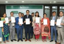 ন্যাশনাল ব্যাংক এর তৃতীয় সাব-অডিনেটেড বন্ড সার্টিফিকেট হস্তান্তর