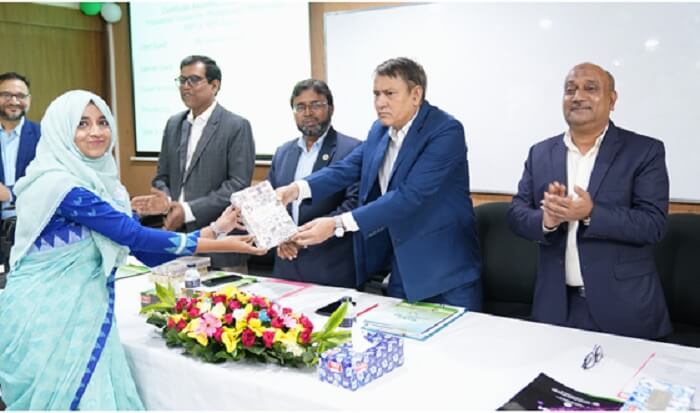 অগ্রণী ব্যাংকে ফাউন্ডেশন কোর্সের প্রশিক্ষণার্থীদের সনদপত্র বিতরণ