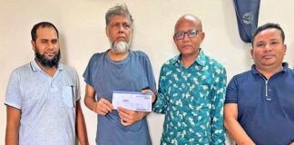 নড়াইল জেলার আফরা গ্রামের বাসিন্দাকে ক্যান্সার রোগের চিকিৎসার জন্য আর্থিক সহায়তা প্রদান করল শাহ্জালাল ইসলামী ব্যাংক পিএলসি