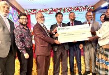 এনআরবিসি ব্যাংক প্রান্তিক ও নিম্ন আয়ের মানুষদের প্রকাশ্যে ঋণ দিল