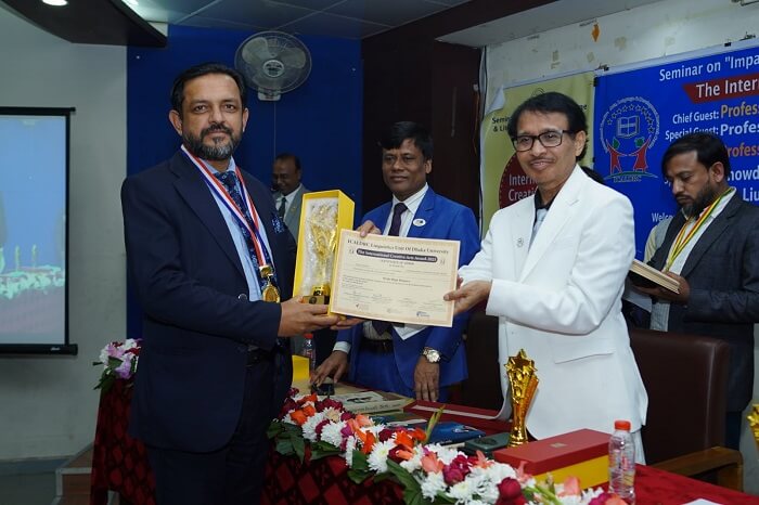 আন্তর্জাতিক ক্রিয়েটিভ আর্টস অ্যাওয়ার্ড ২০২৫ পেলেন লেখক মো. আশানুর রহমান