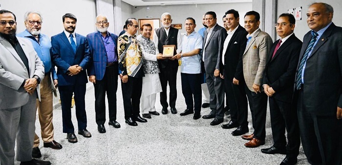 প্রধানমন্ত্রীর সঙ্গে রিহ্যাব প্রেসিডেন্টের সাক্ষাৎ; আবাসন খাতের উন্নয়নে ৬ দফা প্রস্তাবনা উপস্থাপন