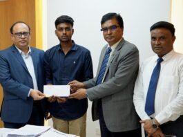 অর্থাভাবে পড়াশোনা বন্ধ হওয়ার উপক্রম, ঢাকা বিশ্ববিদ্যালয়ের শিক্ষার্থী আলামিনের পাশে সোনালী ব্যাংক